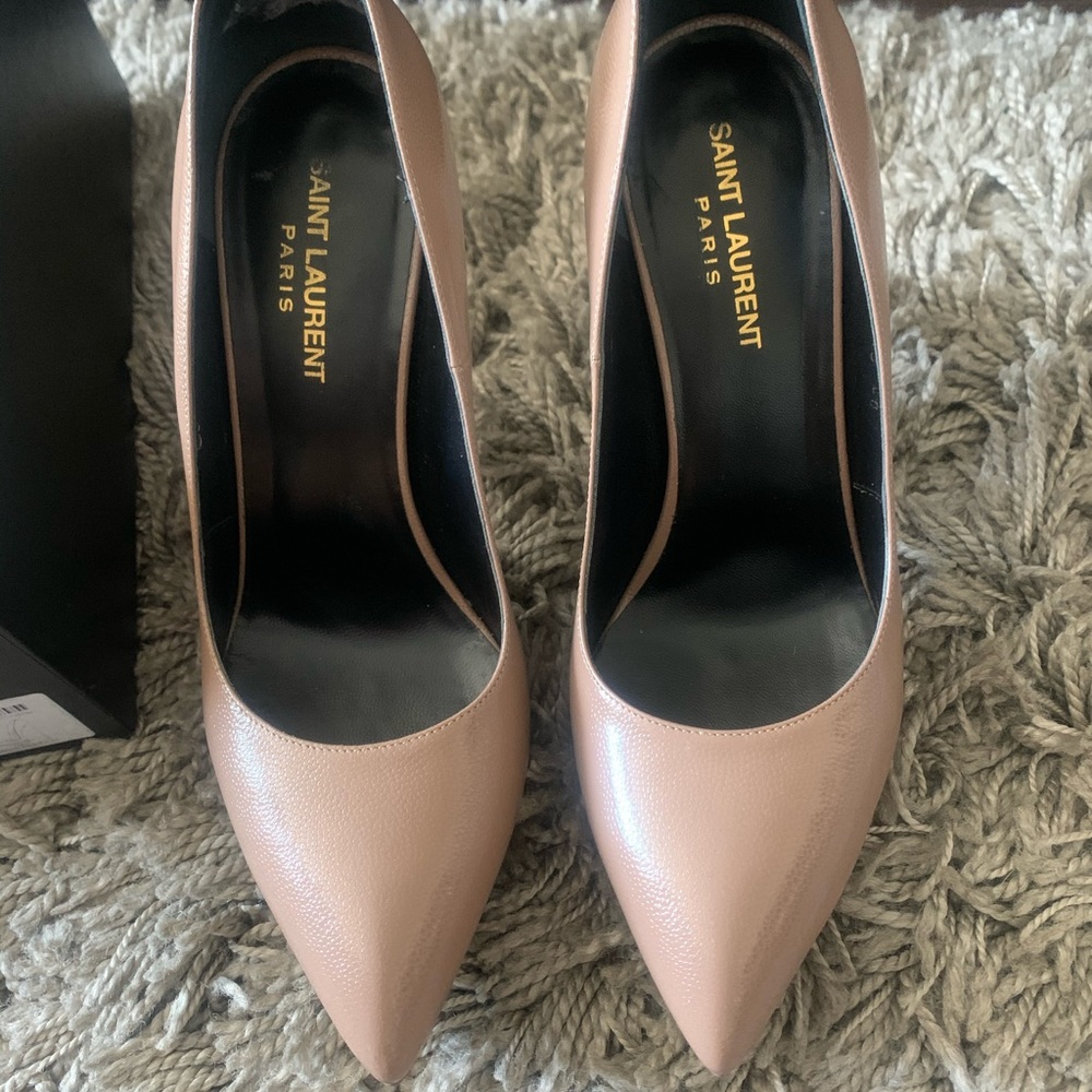 Saint Laurent Janis Pumps size 10.